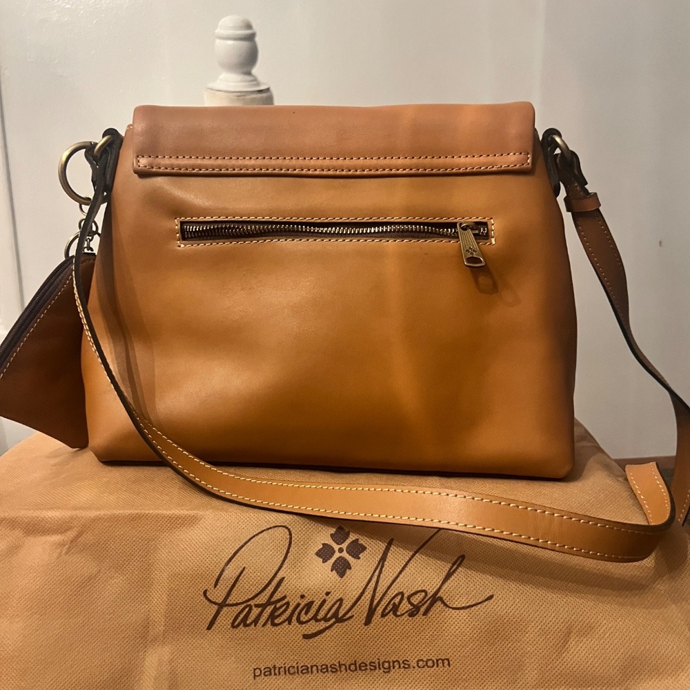 Patricia Nash, Boho Mili Leather Medium Flap Crossbody w Coin Pouch Hazelnut - Picture 6 of 12